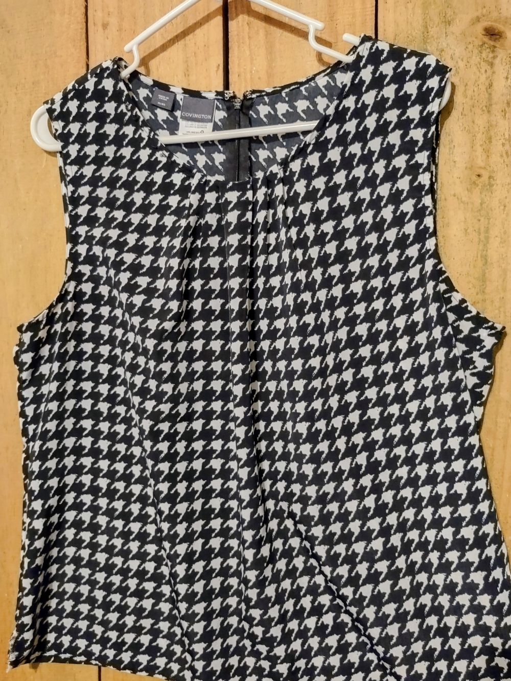 Covington Black & White Houndstooth Sleeveless Top